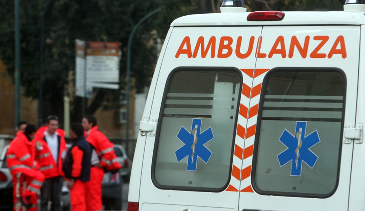 Ambulanza, foto archivio ANSA
