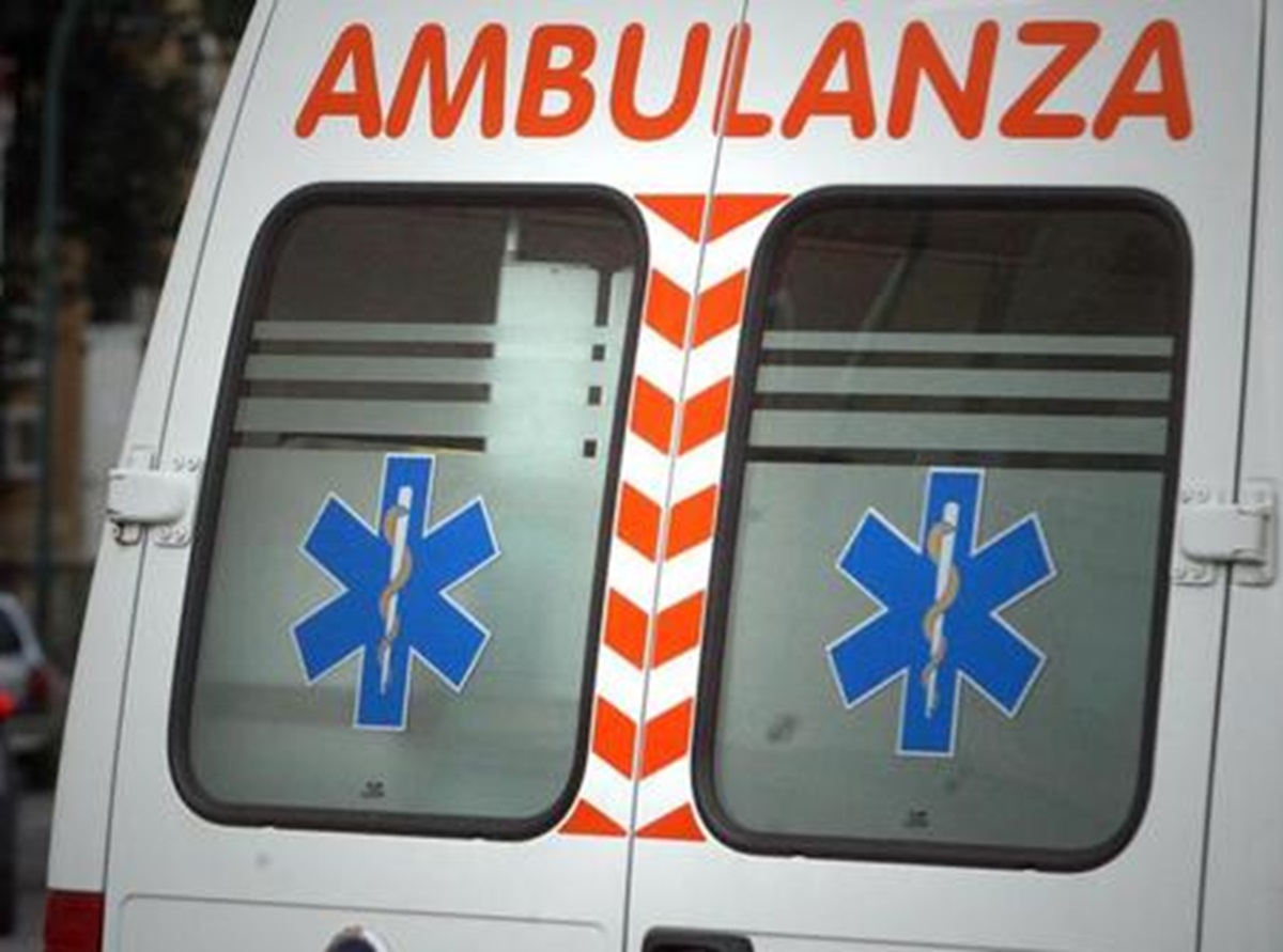 Ambulanza, foto archivio ANSA