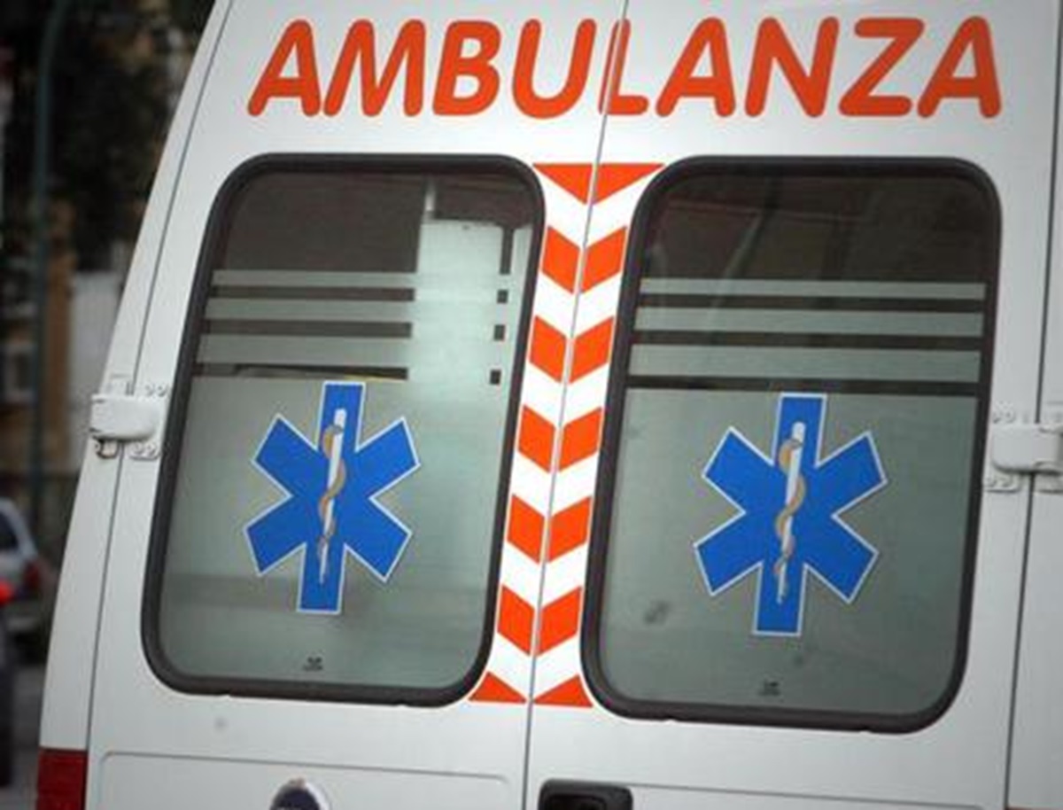 Ambulanza, foto archivio ANSA