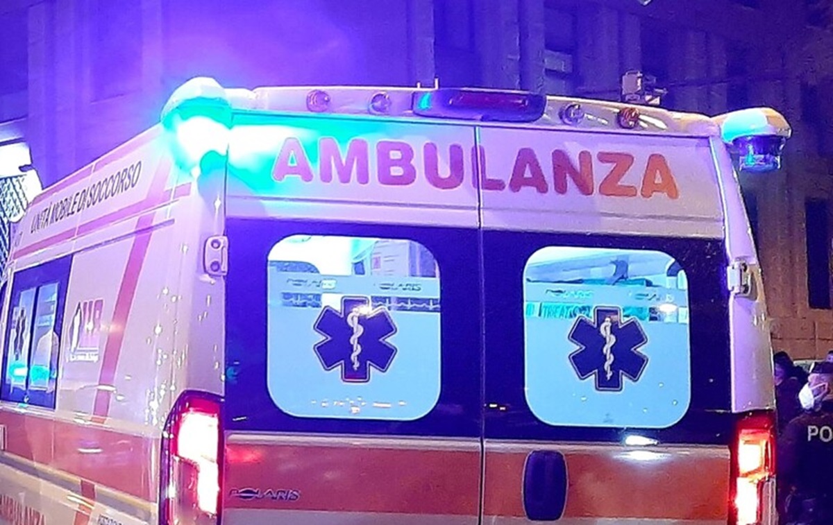 Un'ambulanza, foto d'archivio Ansa