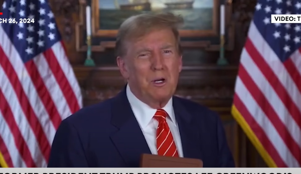 Donald Trump vende Bibbie sul suo sito web