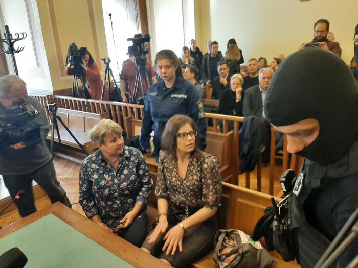 Ilaria Salis, tribunale di Budapest nega i domiciliari: resta in carcere