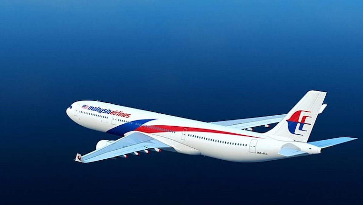 L’aereo della Malaysia Airlines MH370 fu abbattuto da Awac americani? la teoria di un nuovo libro