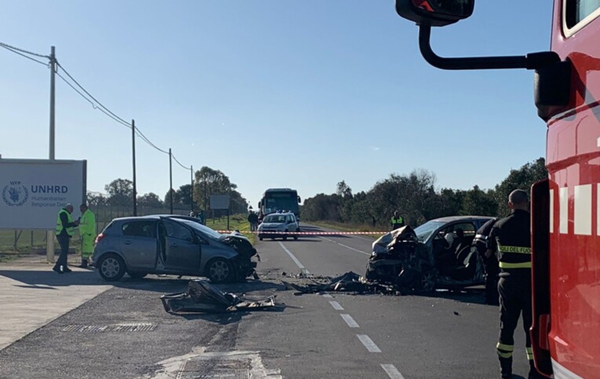 scontro frontale a Brindisi FOTO ANSA