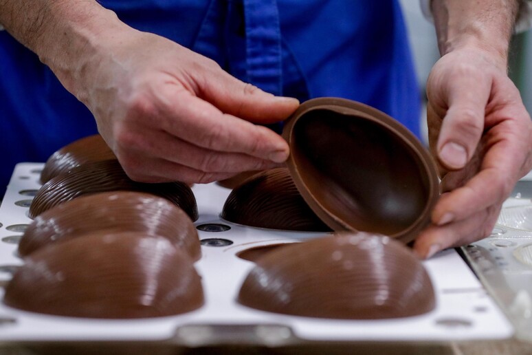 Perché quest'anno uova di Pasqua e coniglietti di cioccolato ci costano di più