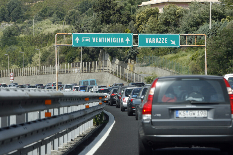 liguria 25 aprile cantieri autostrada