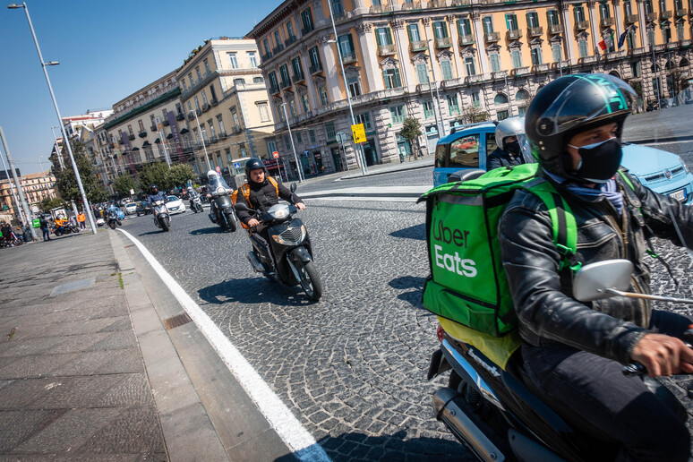 napoli ladro auto riders