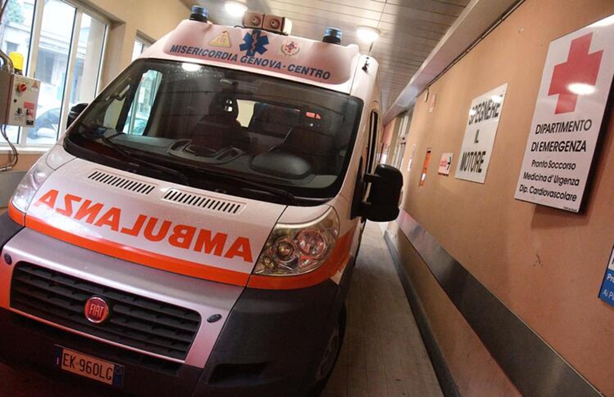 Ambulanza, foto archivio Ansa