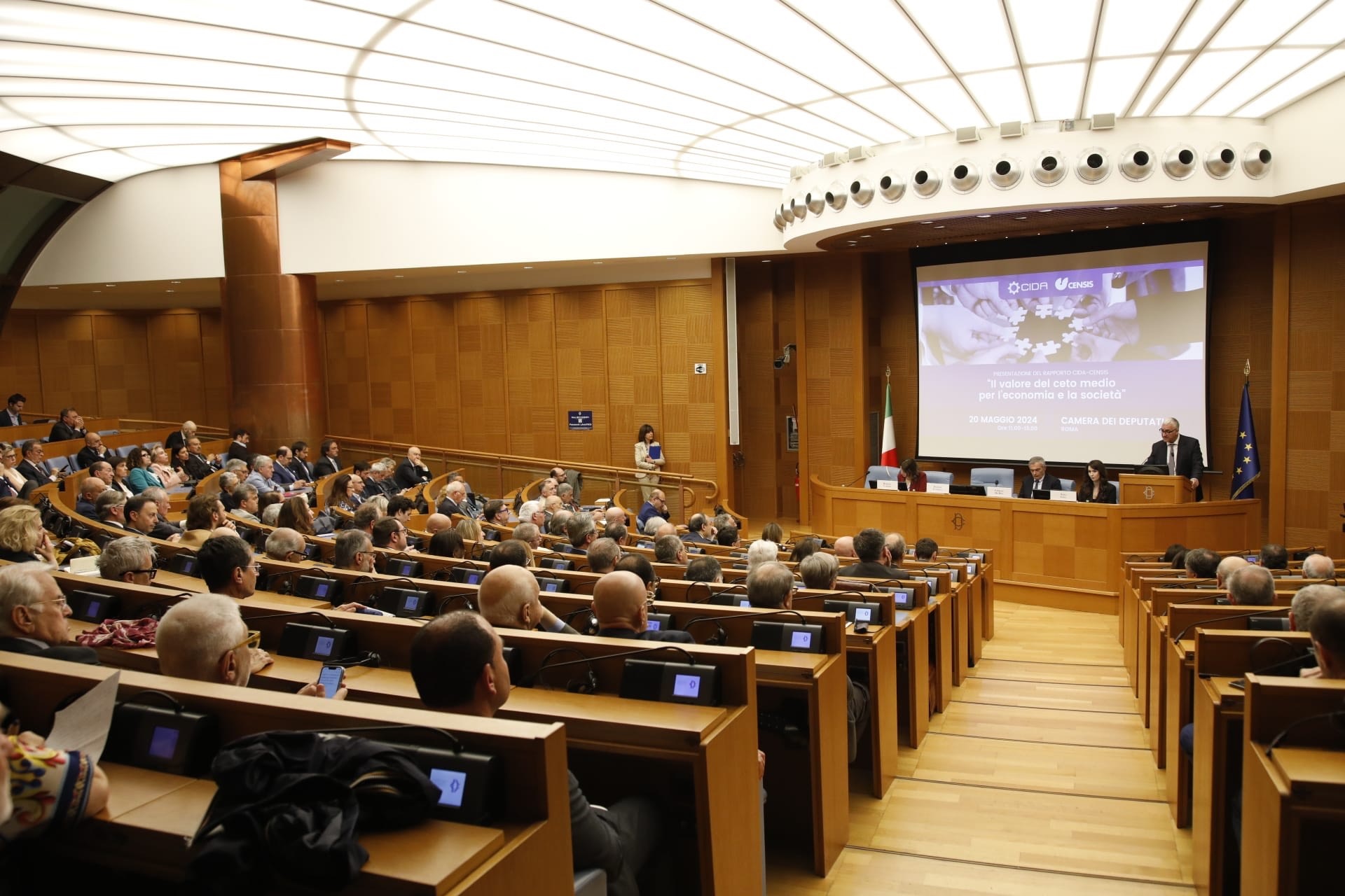 Presentato alla Camera dei Deputati il rapporto CIDA-Censis “Il valore del ceto medio per l’economia e la società”.