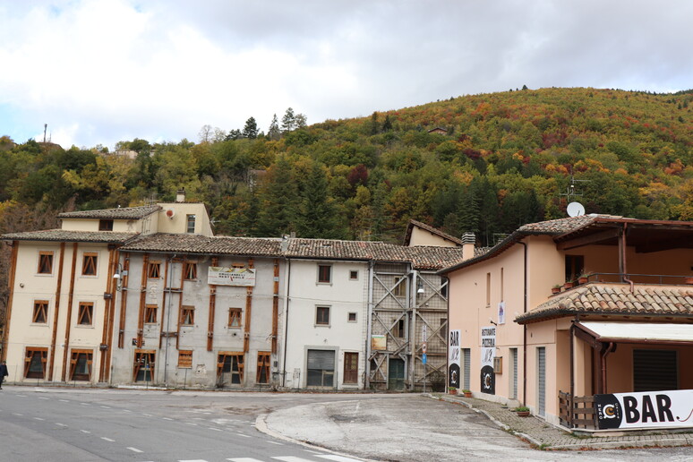 Saccheggiano case terremoto