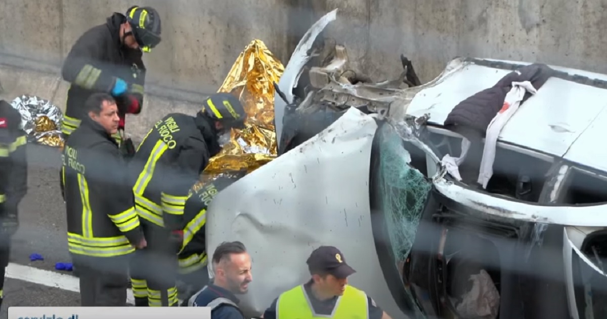 auto contro camion a Milano