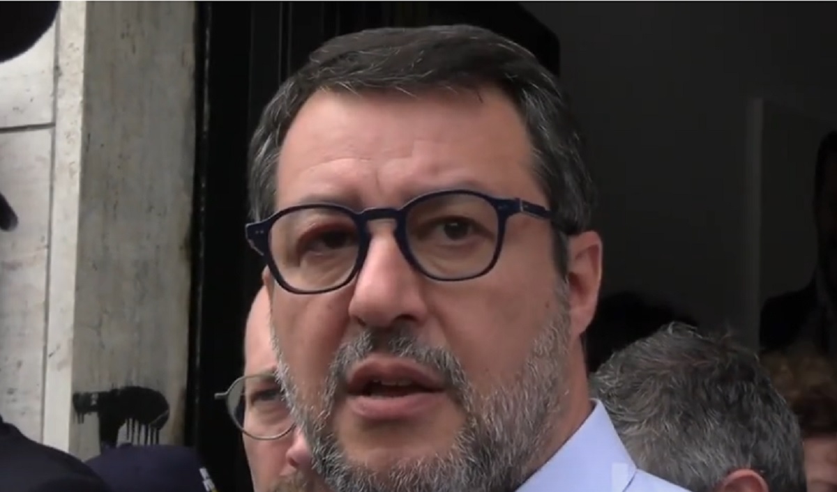 salvini macron guerrafondaio