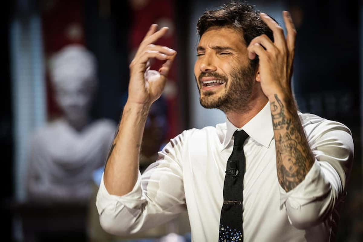 Stefano De Martino astro nascente in Rai, da signor Belen a divo dei giovani, con una opzione su Sanremo.